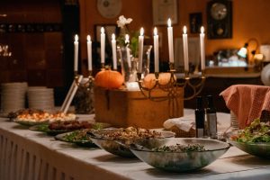 Juhlava buffet Koivumäen kartanolla